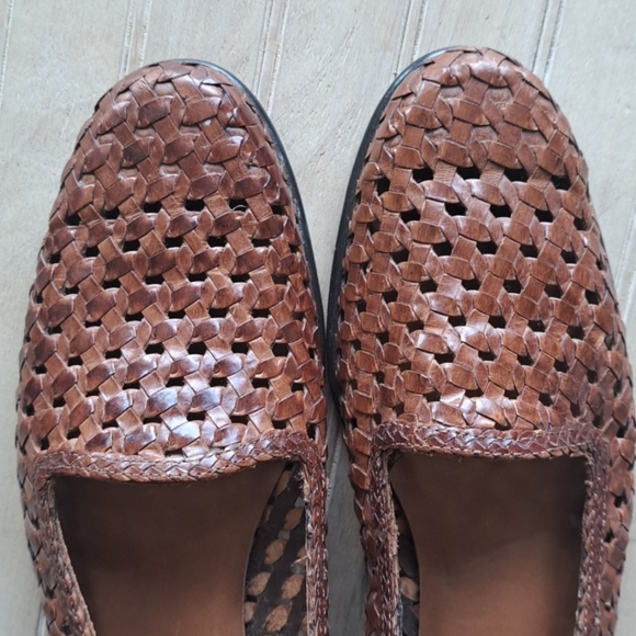 Trotters Lea Slingback Woven Leather Flat Classy Memory Foam Cushion Sandals - Picture 2 of 12